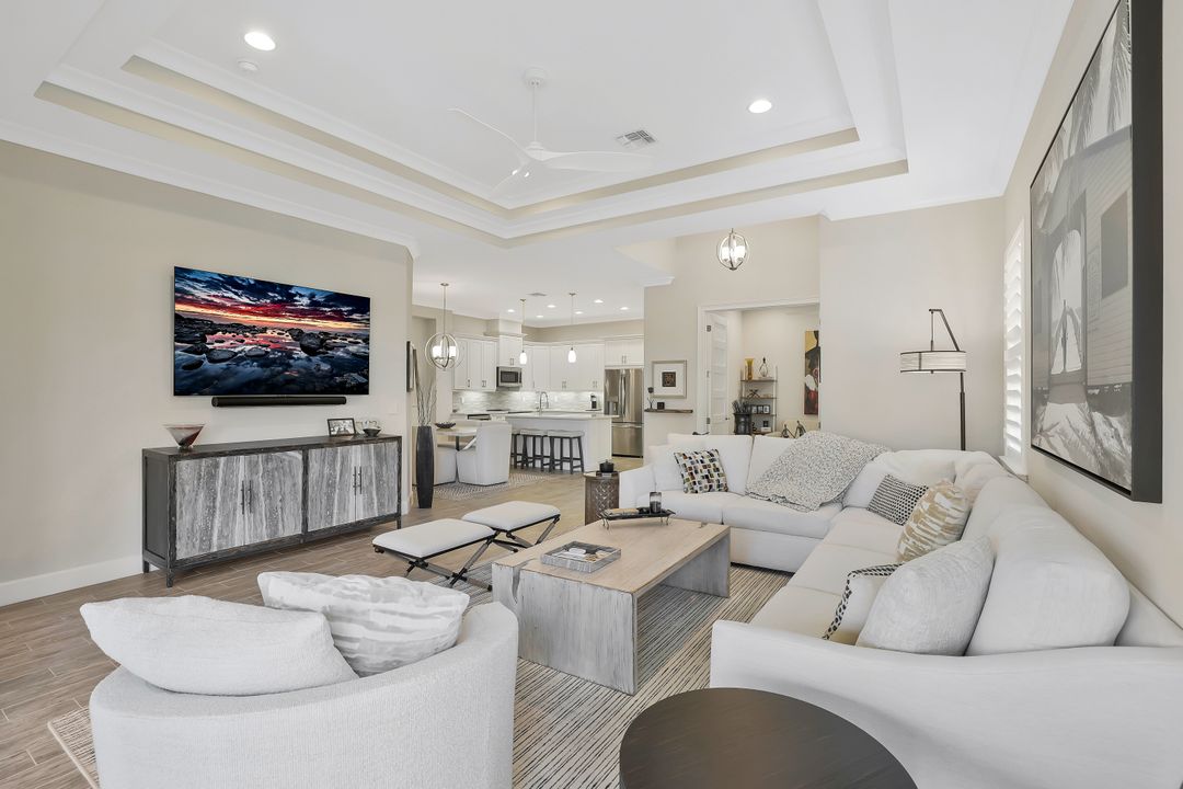 5665 Highbourne Dr, Naples, FL 34113