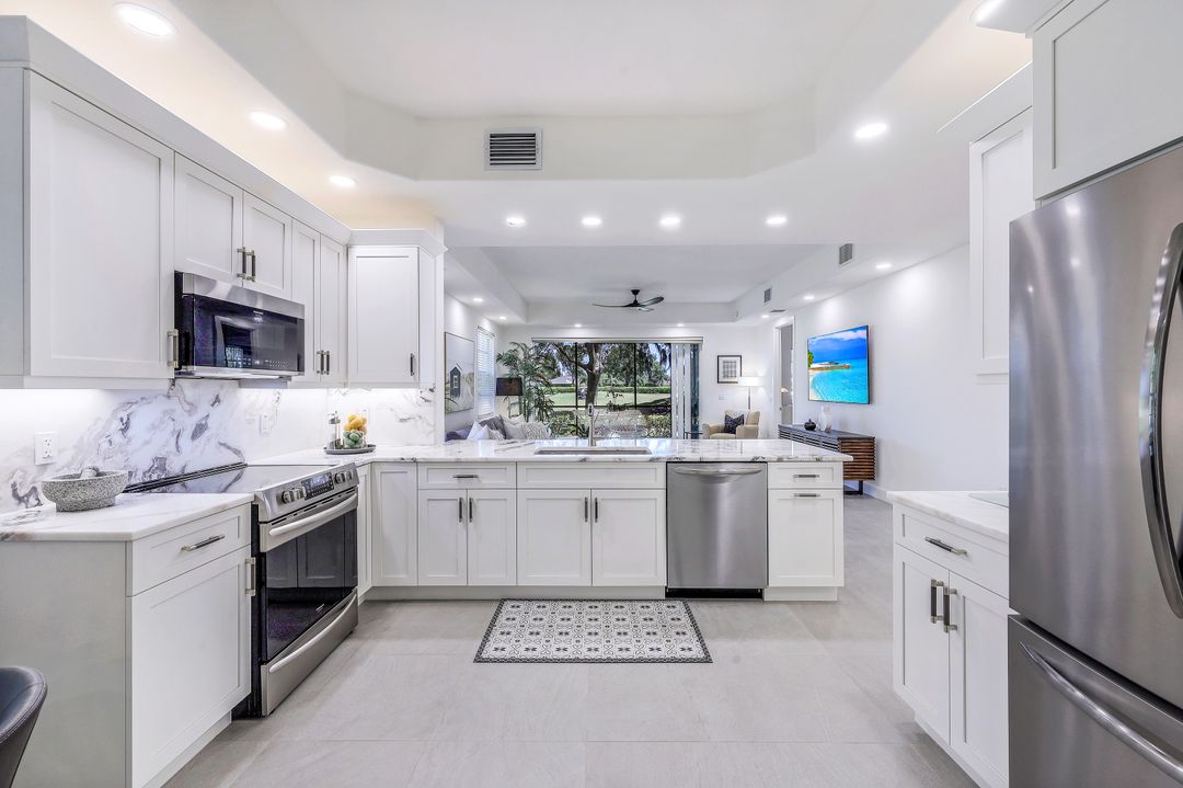 8637 Champions Point #901, Naples, FL 34113