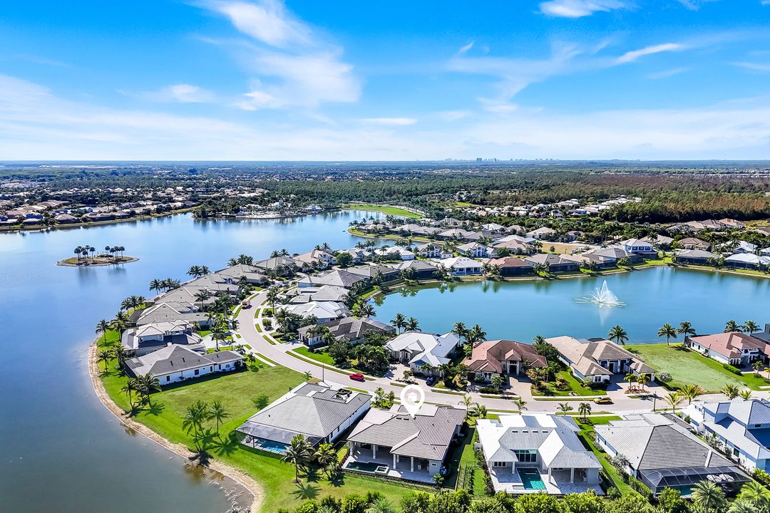 14282 Charthouse Cir, Naples, FL 34114