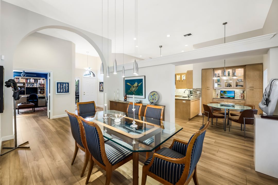 353 Carlton Pl, Naples, FL 34108