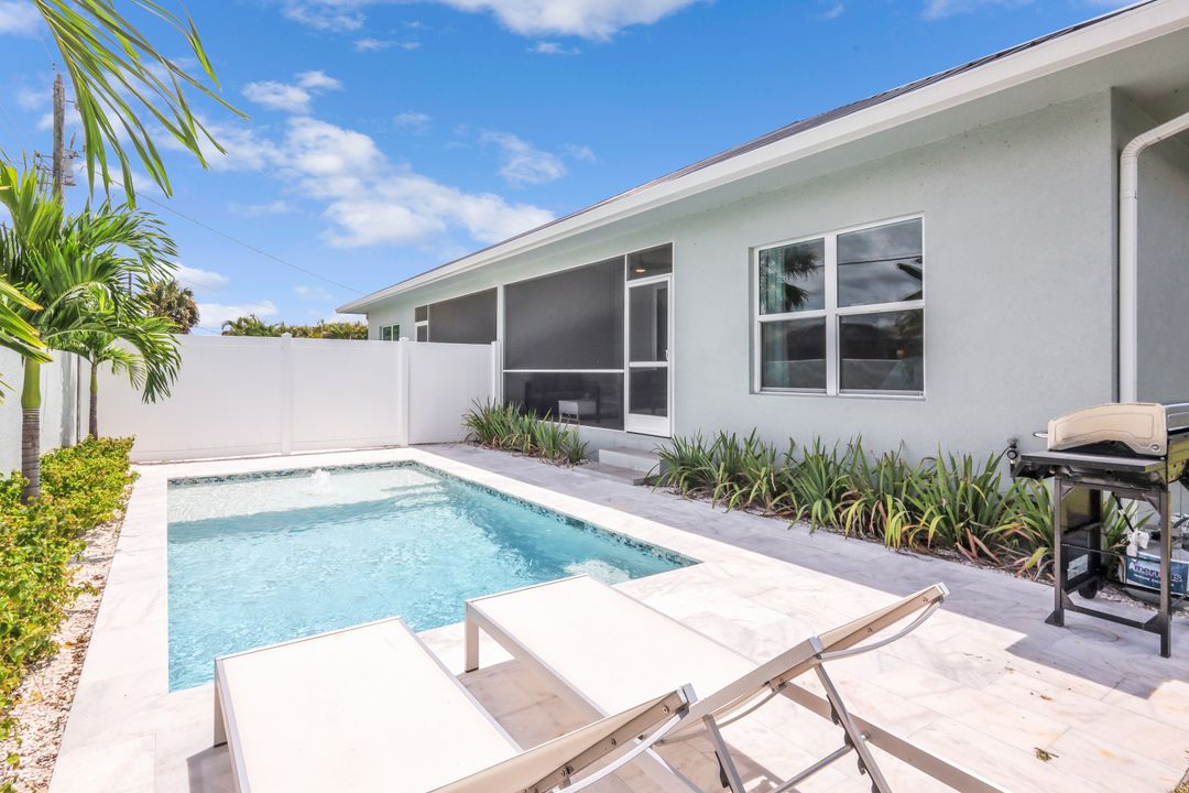 605 107th Ave N, Naples, FL 34108