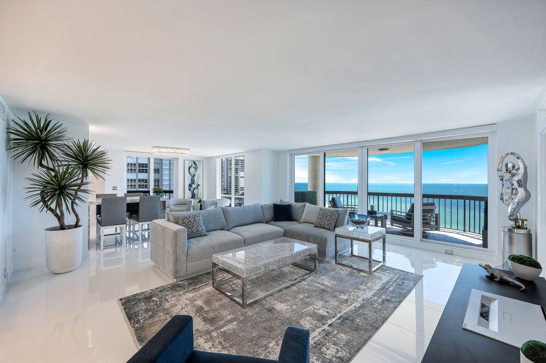 4551 Gulf Shore Blvd N #1003, Naples, FL 34103
