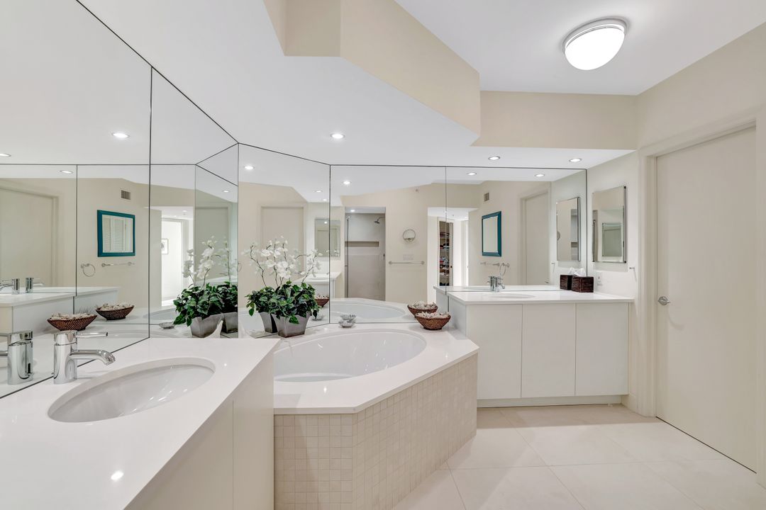 8111 Bay Colony Dr #1102, Naples, FL 34108