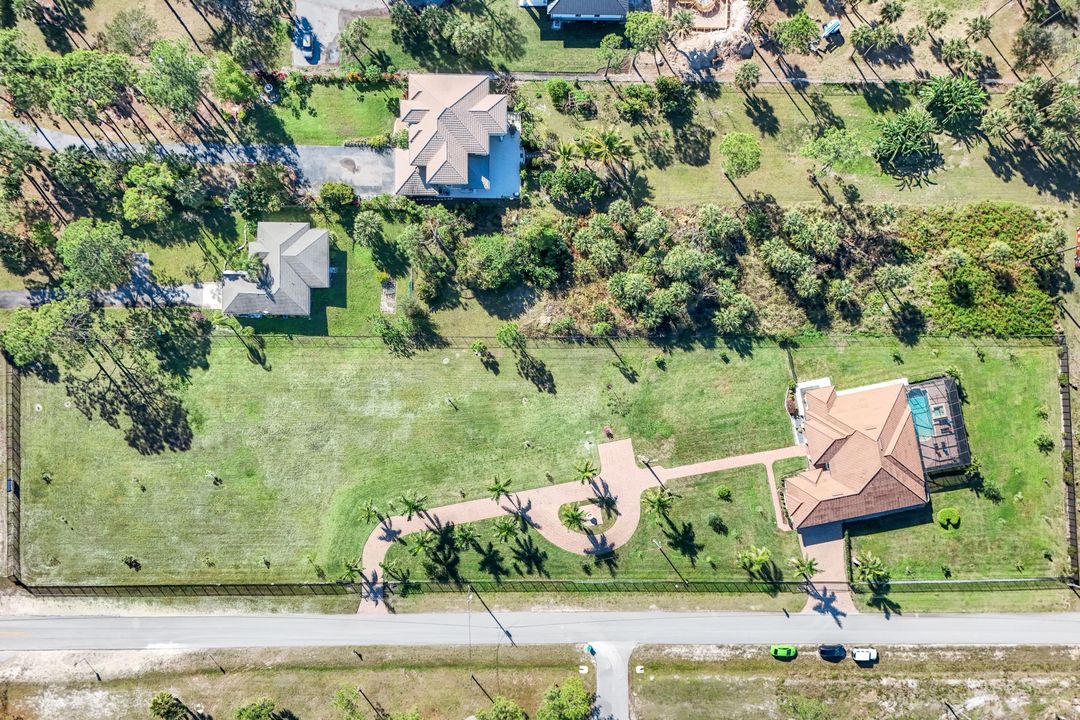 90 22nd Ave NW, Naples, FL 34120