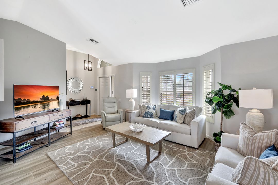 3704 Cartwright Ct, Bonita Springs, FL 34134
