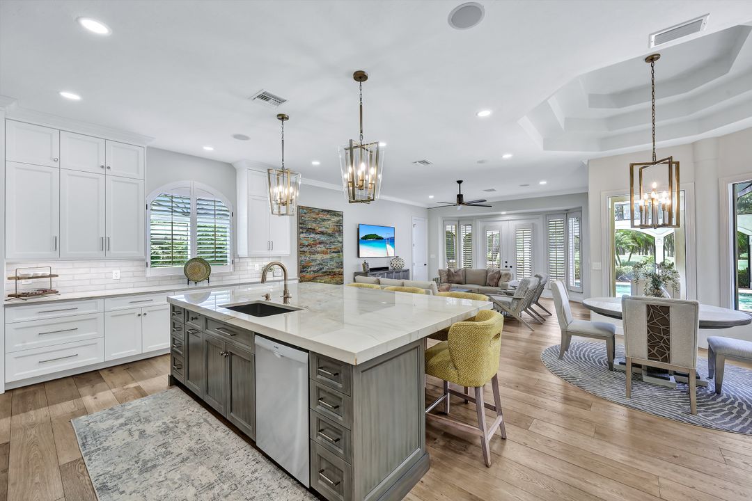 4624 Pond Apple Dr N, Naples, FL 34119