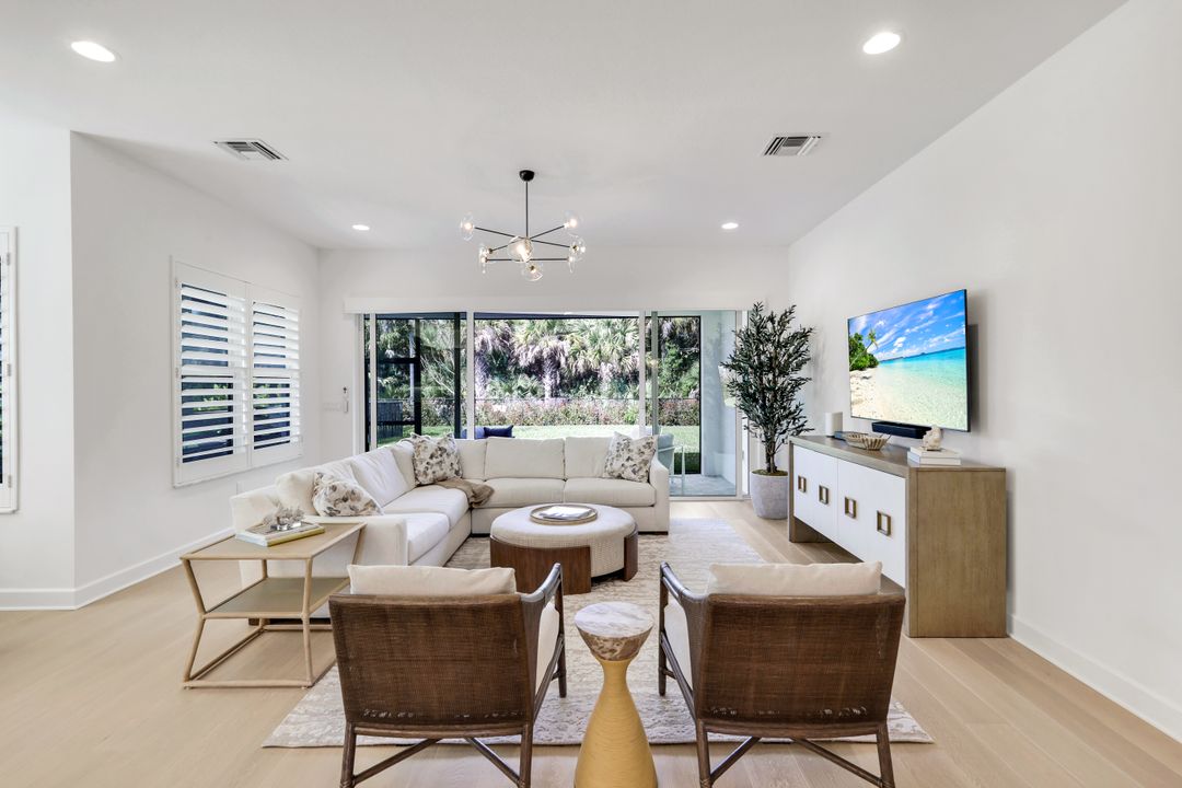 12255 Bonnet Dr, Naples, FL 34120