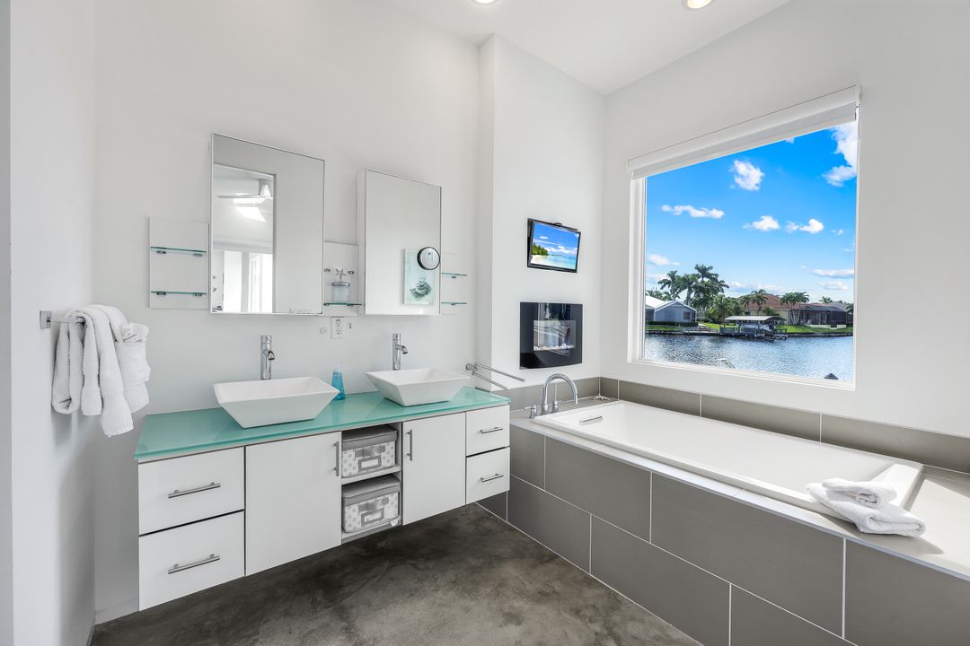 5326 SW 16th Pl, Cape Coral, FL 33914