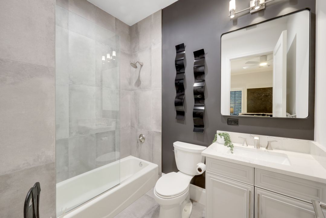 16653 Toscana Cir #704, Naples, FL 34110