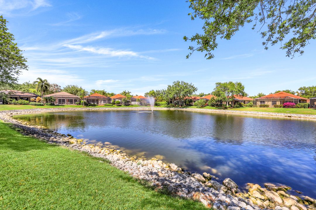 939 Fountain Run, Naples, FL 34119
