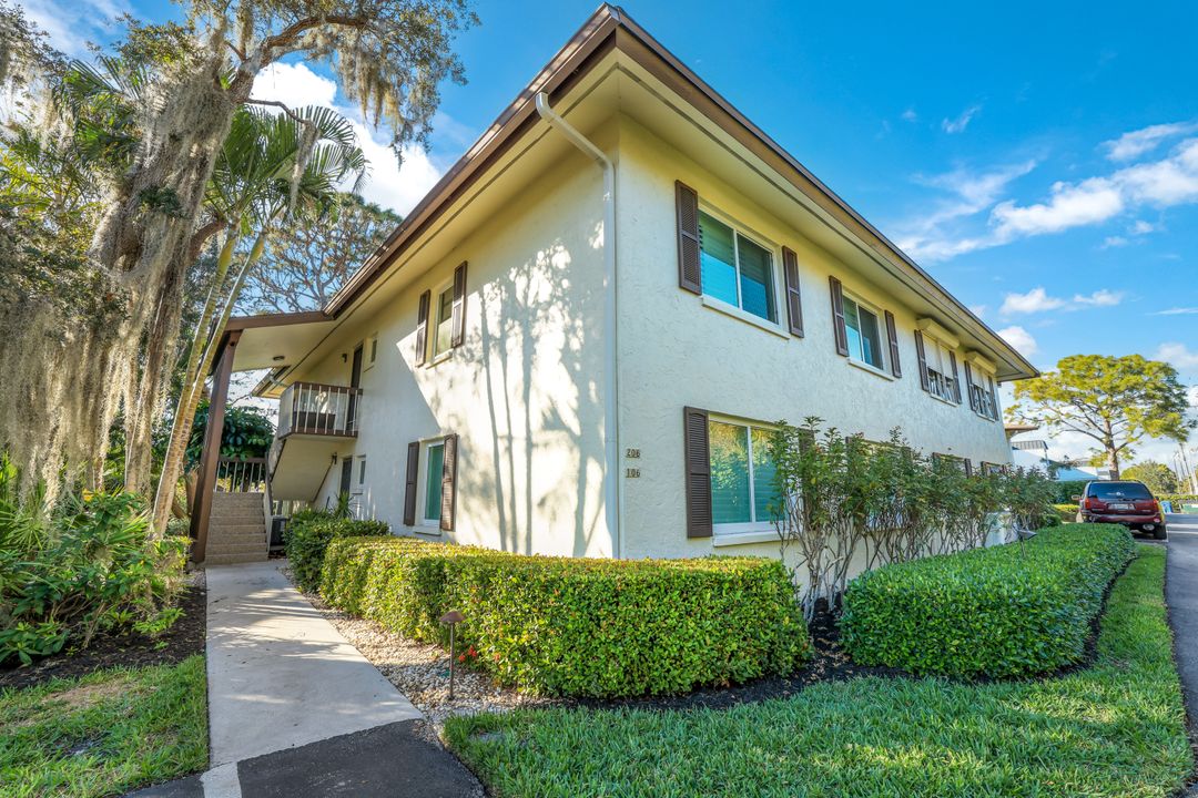 4150 Belair Ln #206, Naples, FL 34103
