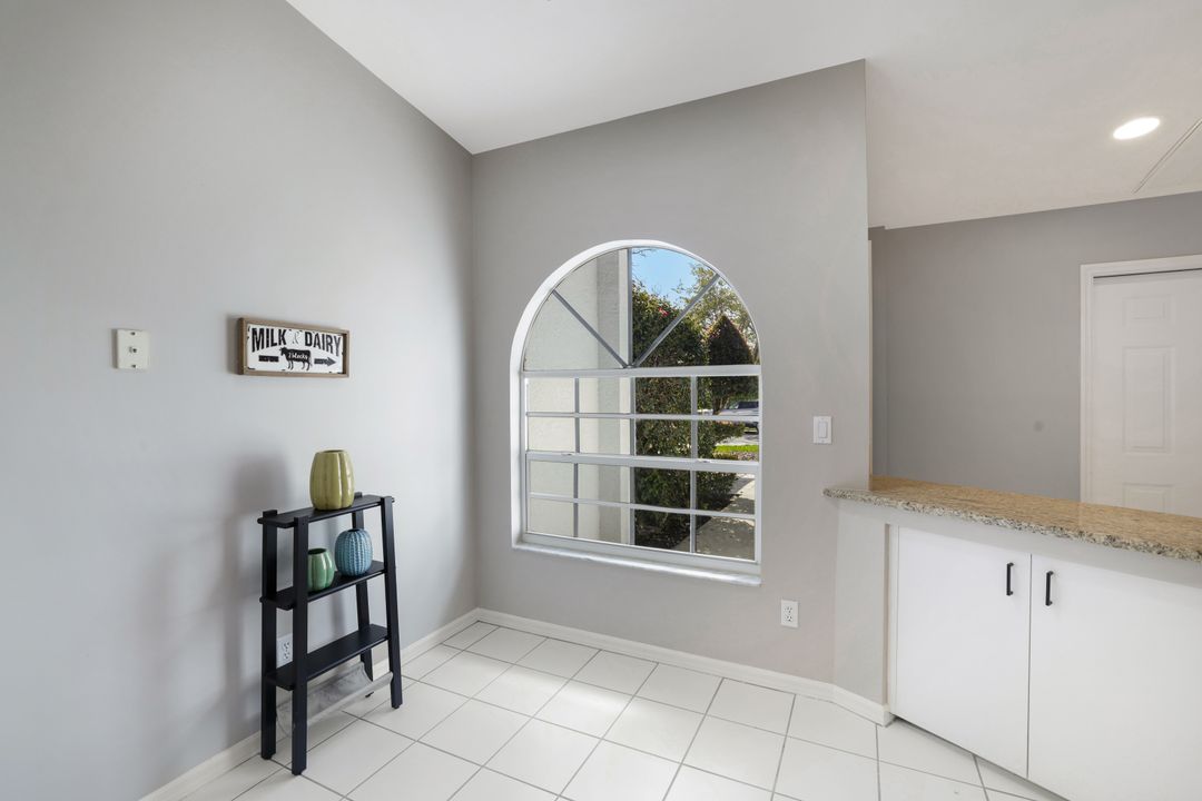 661 Captn Kate Ct, Naples, FL 34110