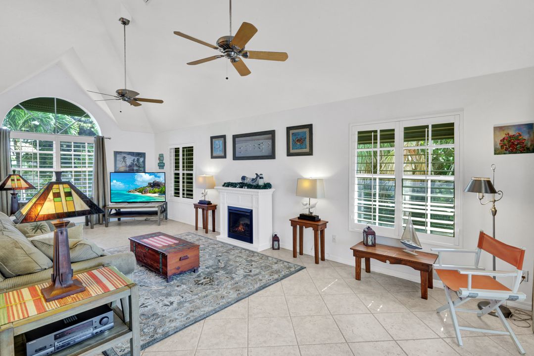 9007 Mockingbird Dr, Sanibel, FL 33957
