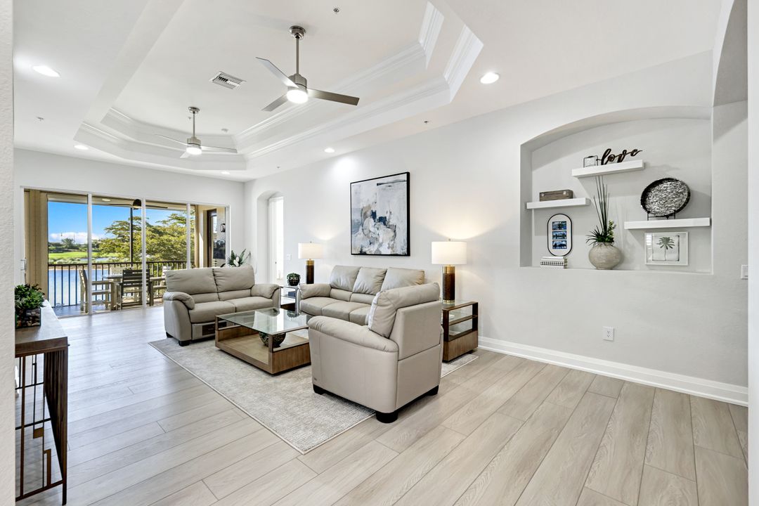 8755 Coastline Ct #201, Naples, FL 34120