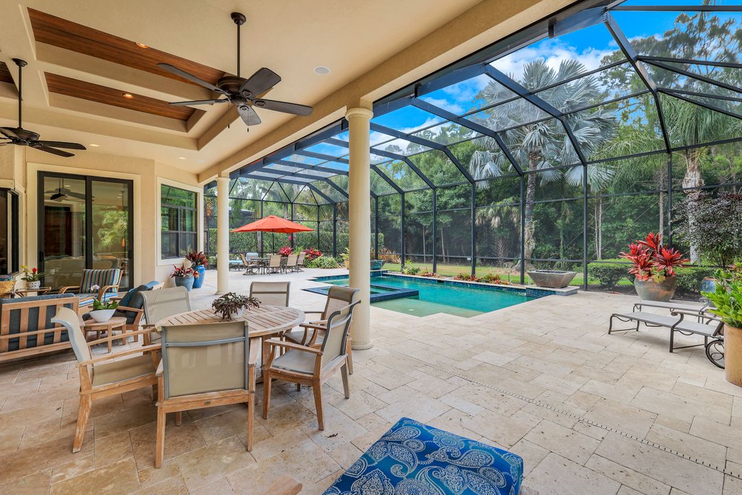 6477 Costa Cir, Naples, FL 34113