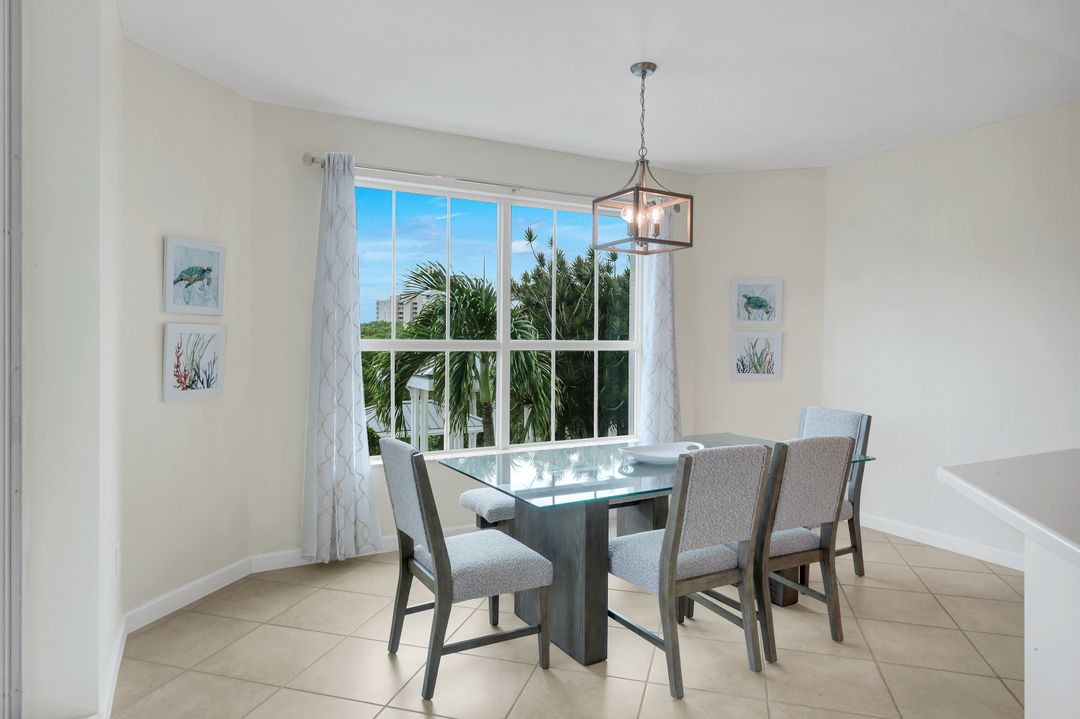 300 Dunes Blvd #203, Naples, FL 34110