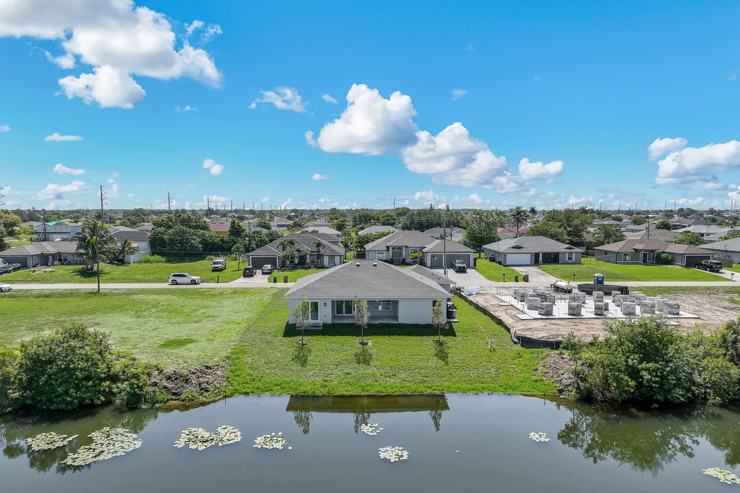 2622 NE 1st Pl, Cape Coral, FL 33909