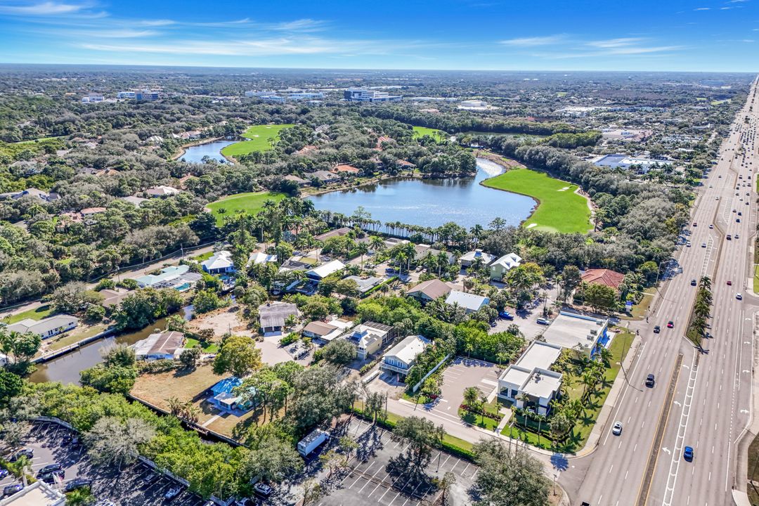 59 River Ct, Naples, FL 34110