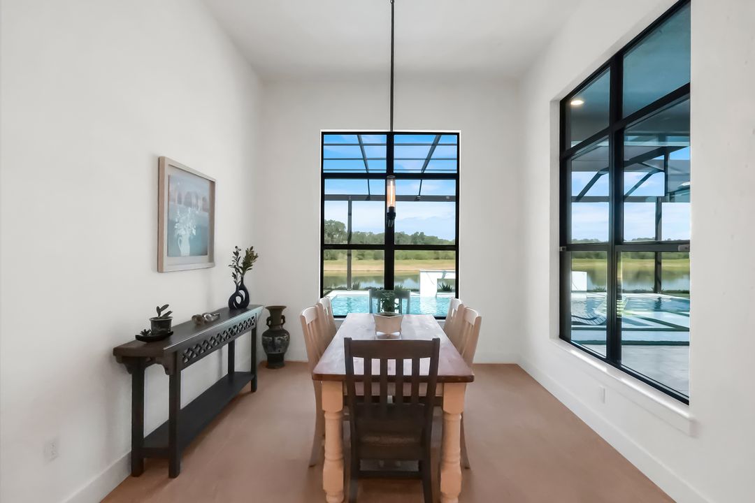 2428 Waterfront Cir, Sarasota, FL 34240