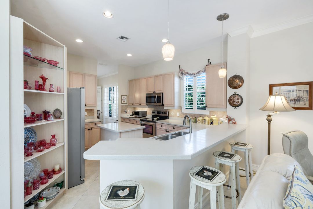 4959 Bollard Ct, Naples, FL 34112