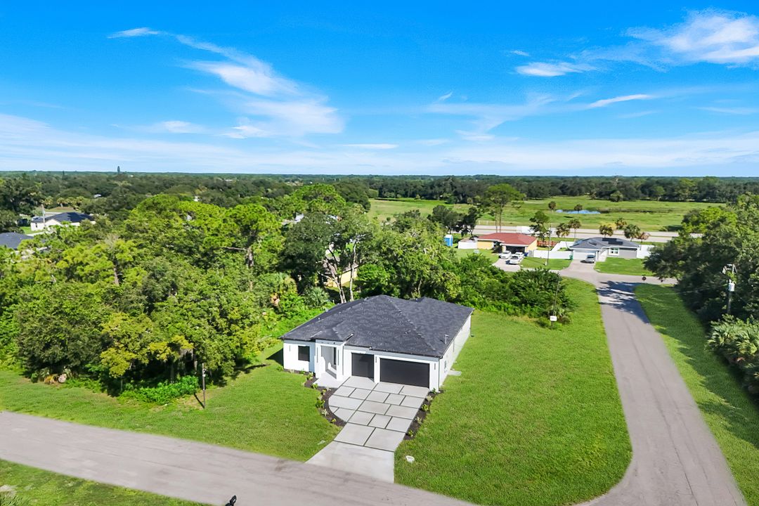 6044 Acorn Cir, LaBelle, FL 33935