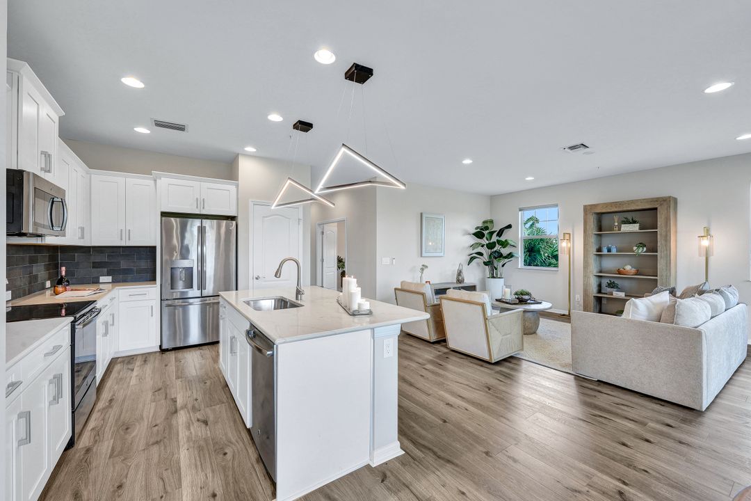 2344 Sheen Ln, Naples, FL 34120