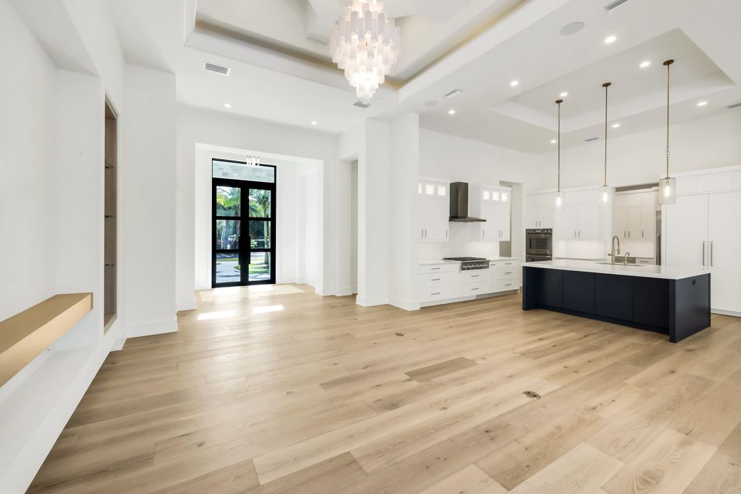 3891 Brynwood Dr, Naples, FL 34119