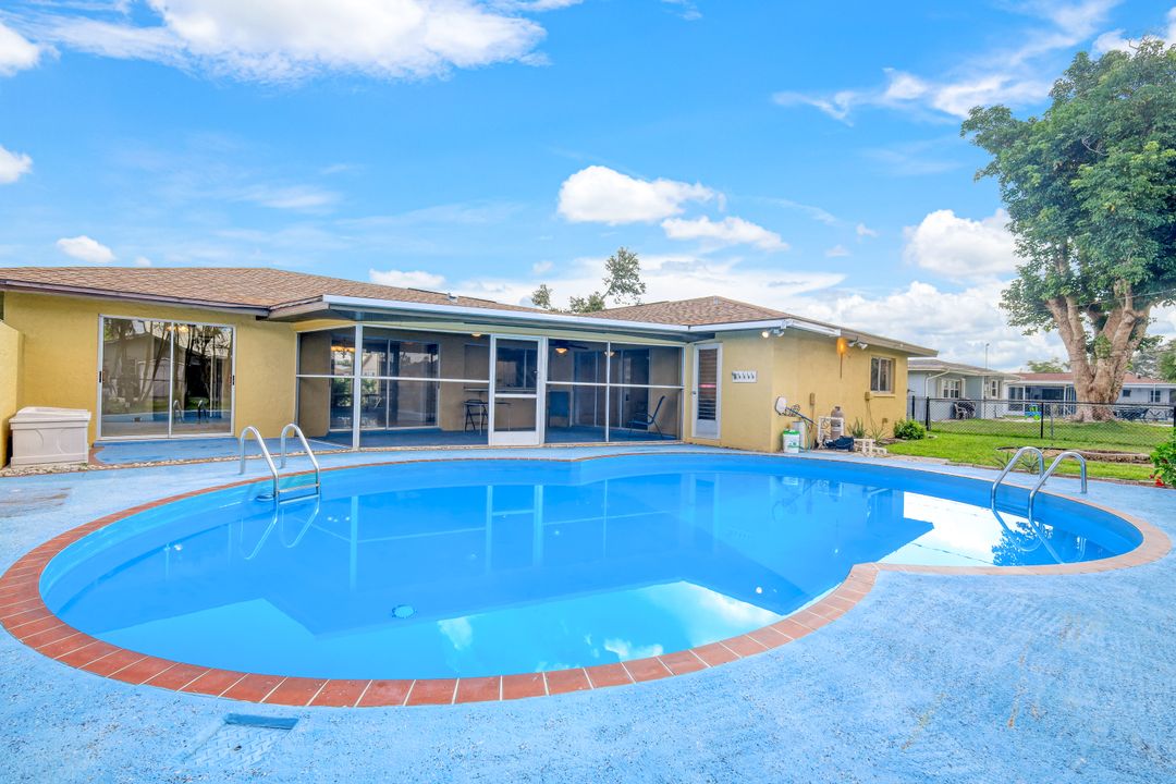 524 SE 36th St, Cape Coral, FL 33904