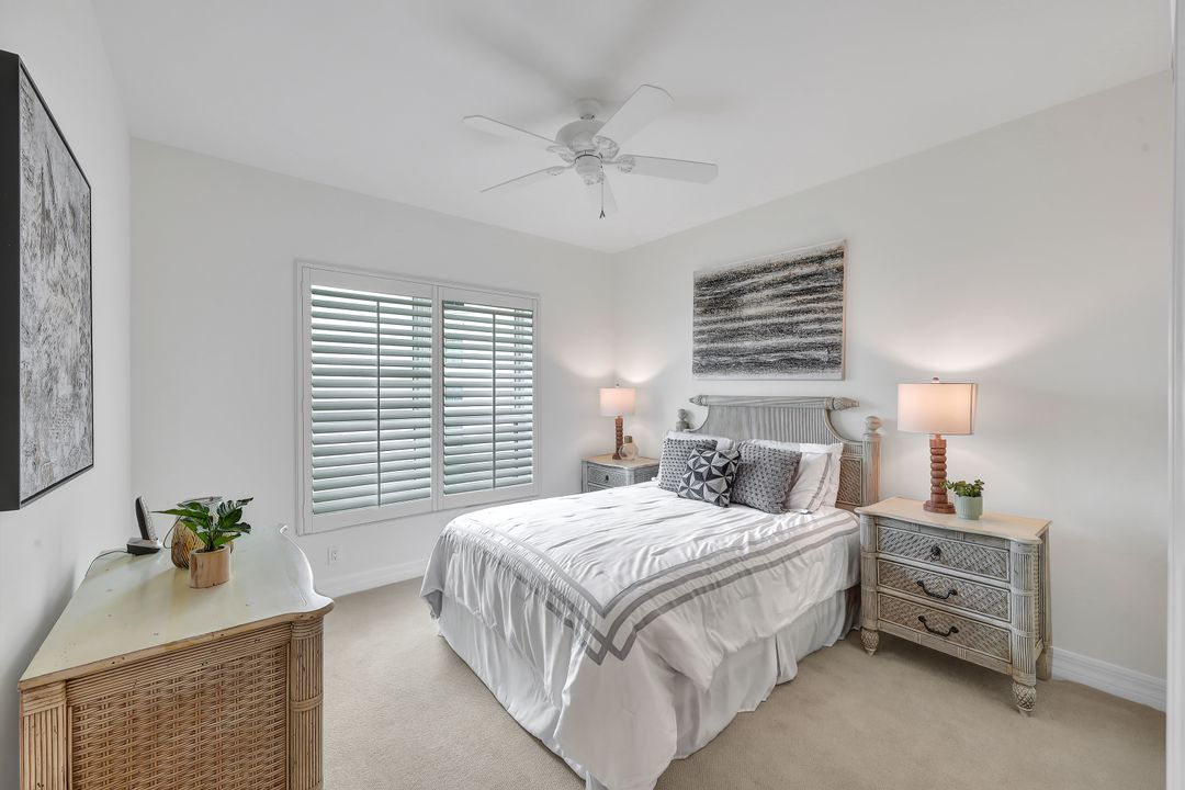 295 Grande Way #1406, Naples, FL 34110