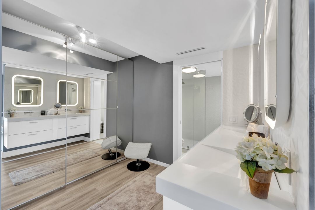 3115 Gulf Shore Blvd N #205-S, Naples, FL 34103