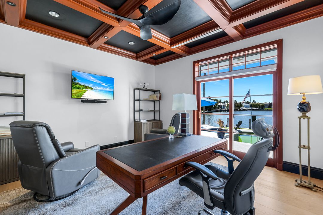 400 Springline Dr, Naples, FL 34102