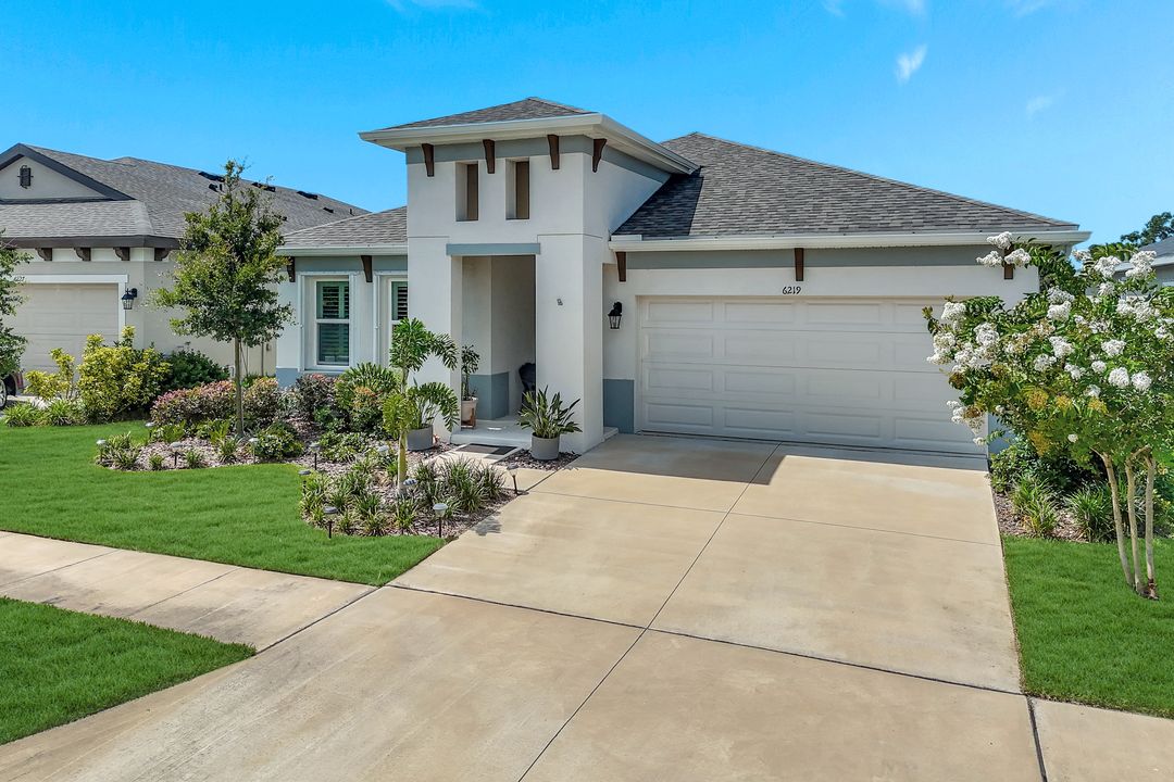 6219 Golden Nettle Dr, Apollo Beach, FL 33572