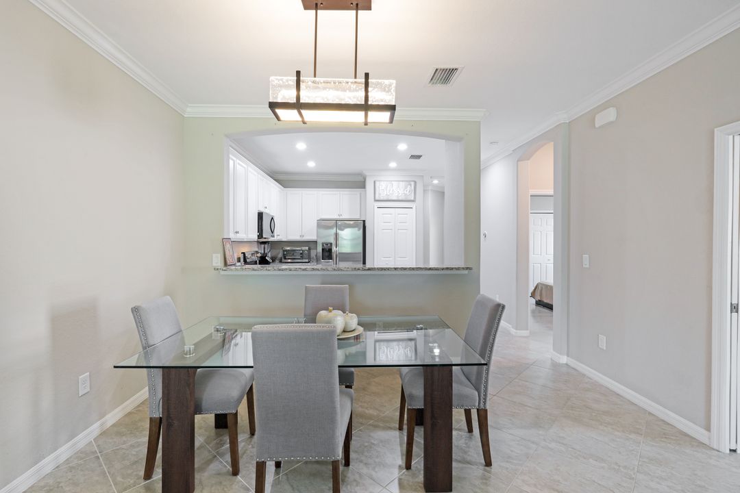 2028 Wellington St, Naples, FL 34120