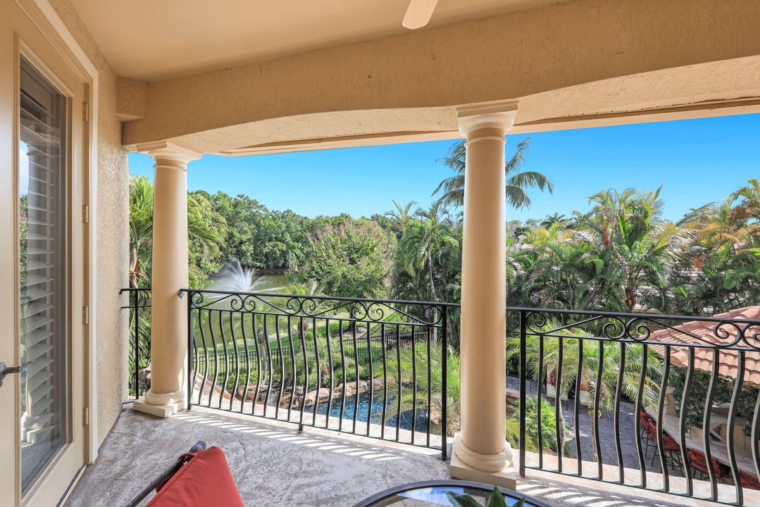 2350 Cheshire Ln, Naples, FL 34109