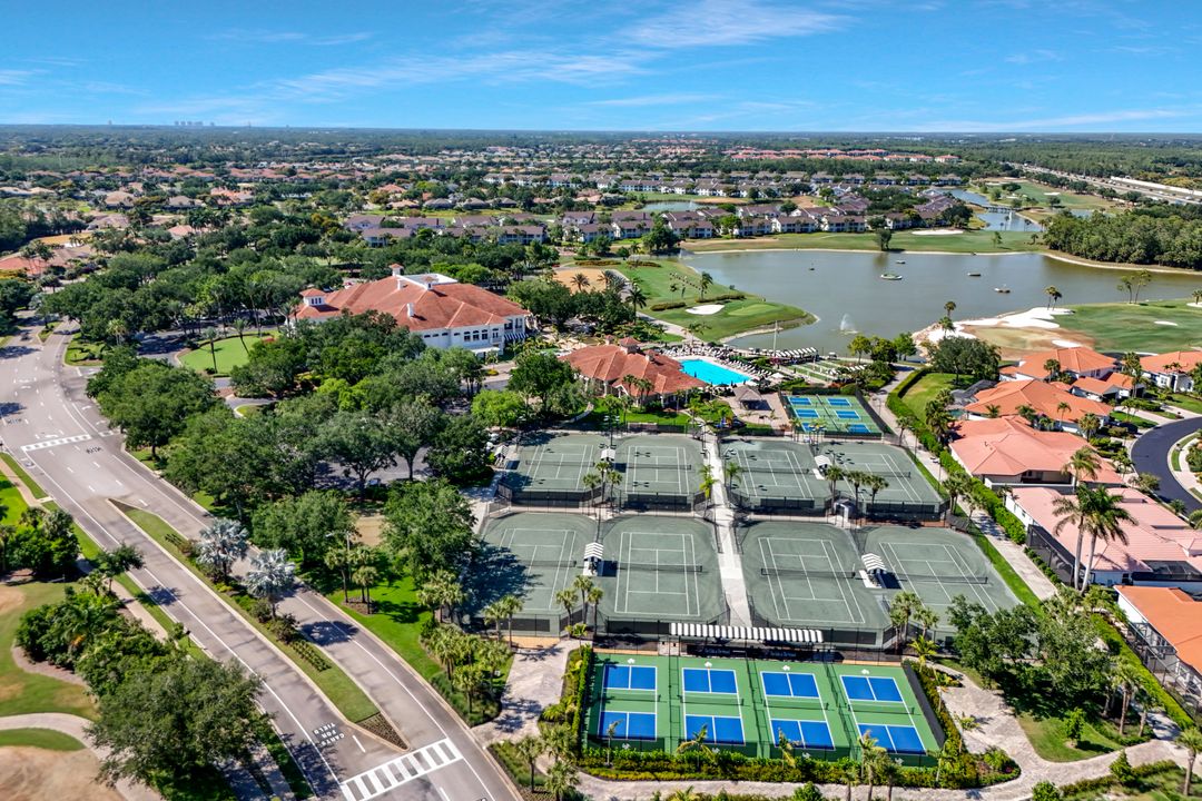 5877 3 Iron Dr #702, Naples, FL 34110
