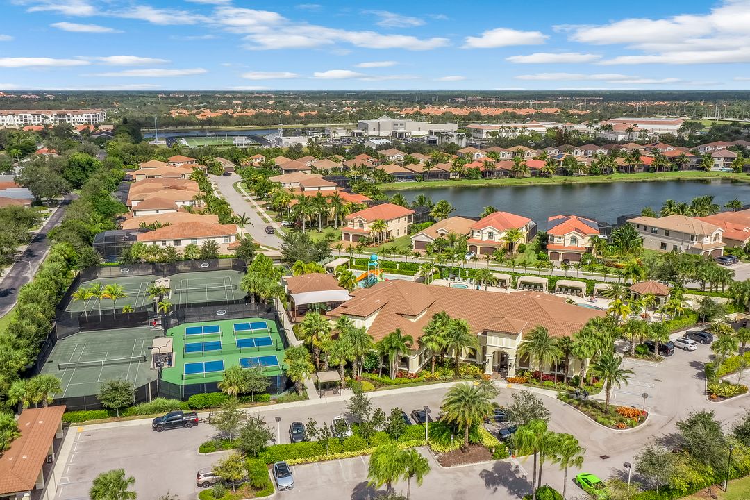 13644 Mandarin Cir, Naples, FL 34109