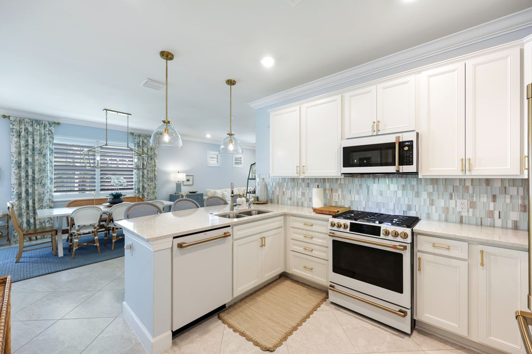 10763 Manatee Key Ln, Estero, FL 33928
