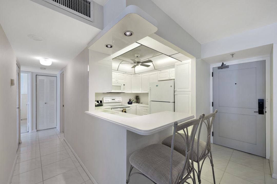 320 Seaview Ct #307, Marco Island, FL 34145