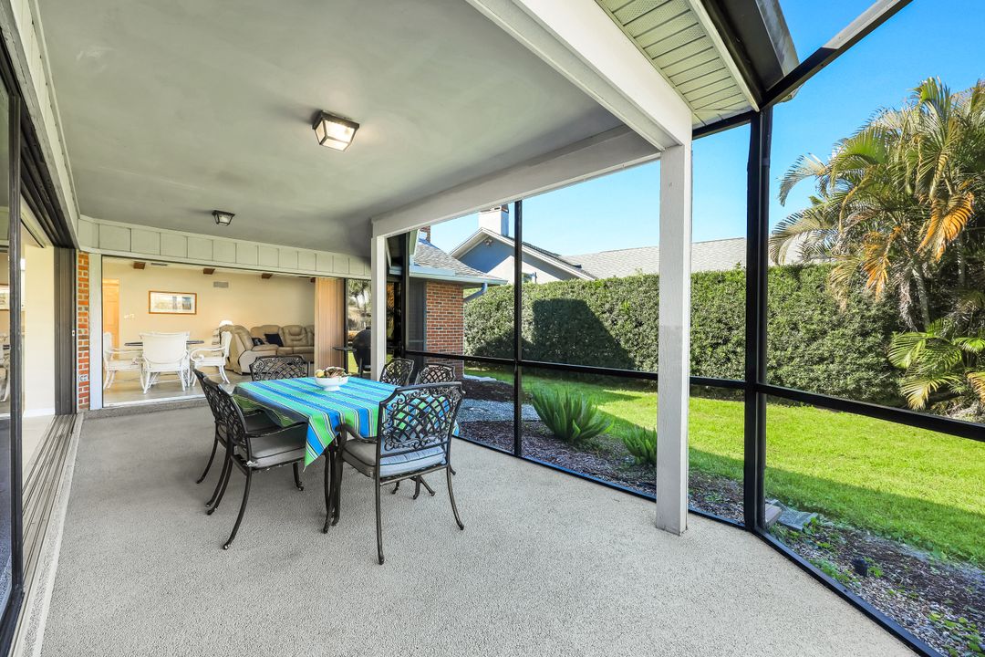 2383 Mayfield Ct, Naples, FL 34105