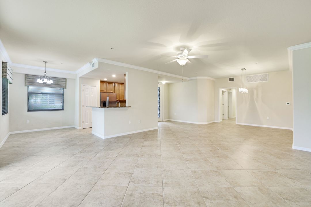 3165 Aviamar Cir #102, Naples, FL 34114