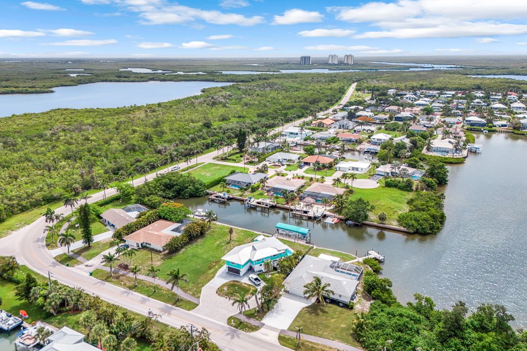 401 Capri Blvd, Naples, FL 34113