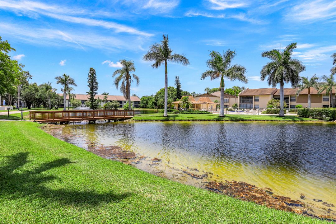 195 Cypress Way E #9, Naples, FL 34110