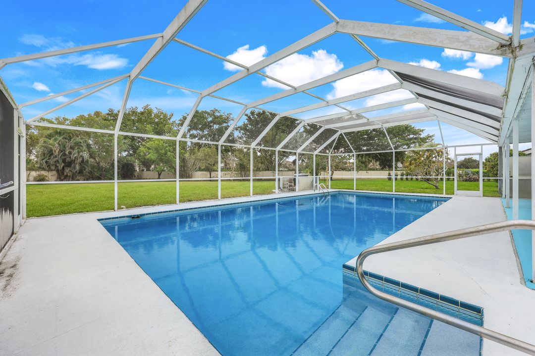 7234 Mill Pond Cir, Naples, FL 34109