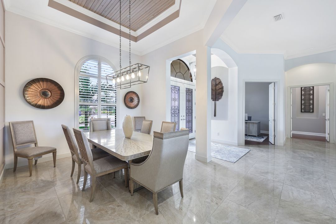 8678 Amour Ct, Naples, FL 34119