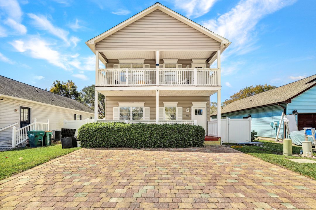 534 Leawood Cir, Naples, FL 34104