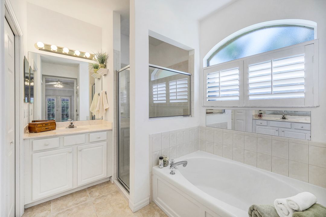 6721 Calumet Dr, Naples, FL 34113