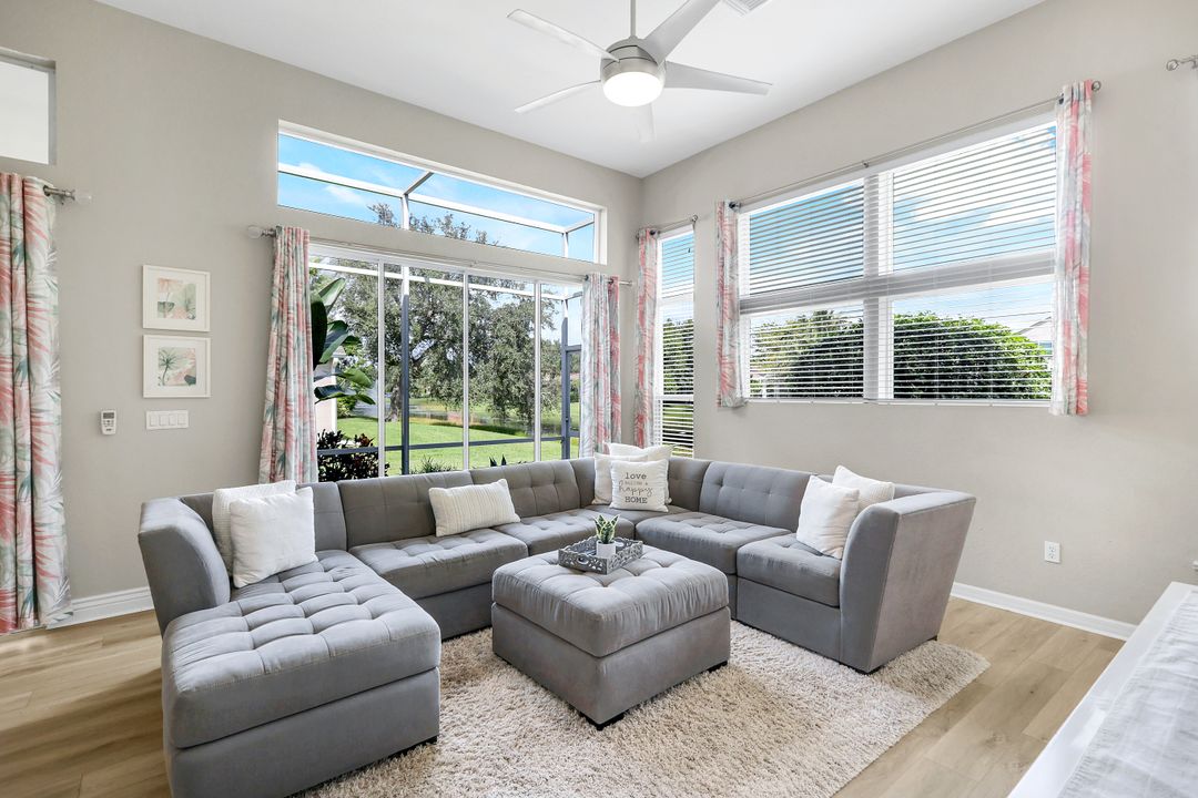 196 Skipping Stone Ln, Naples, FL 34119