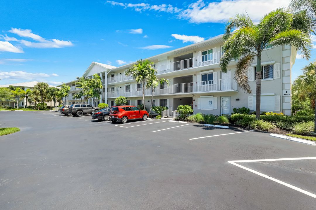 3051 Sandpiper Bay Cir #304, Naples, FL 34112