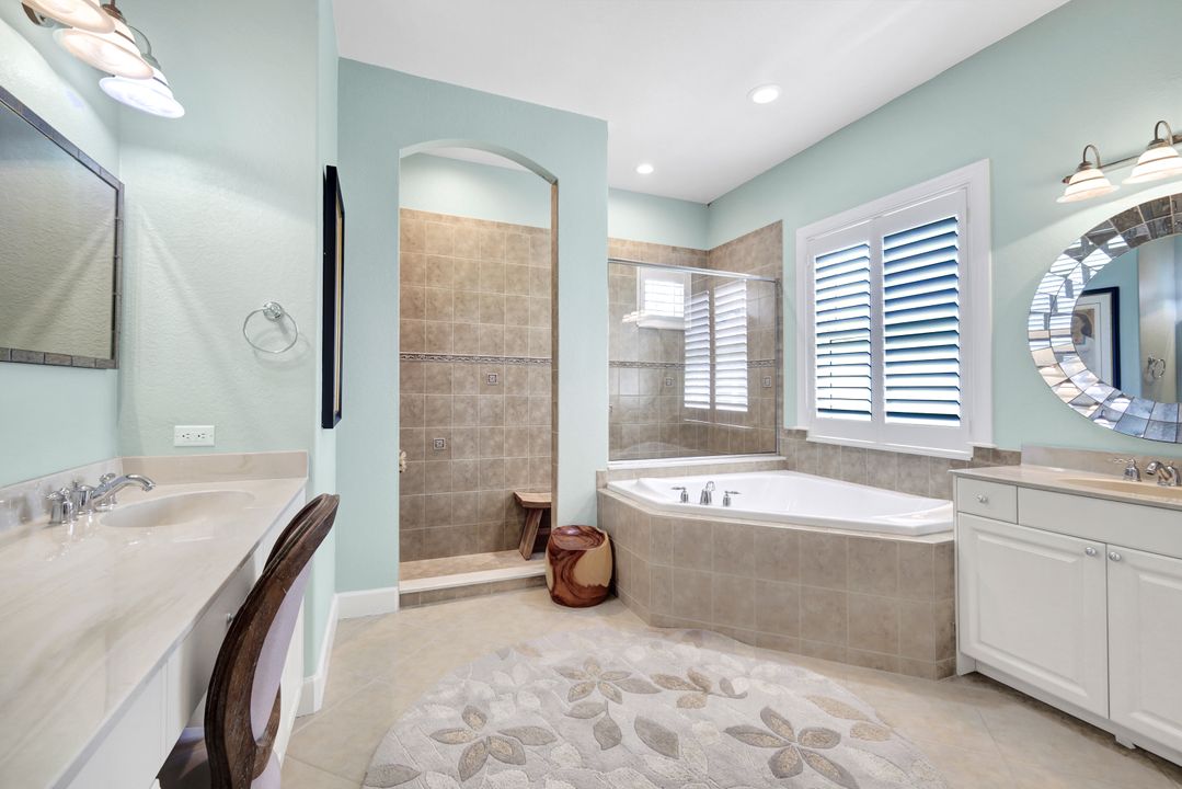 9784 Nickel Ridge Cir, Naples, FL 34120
