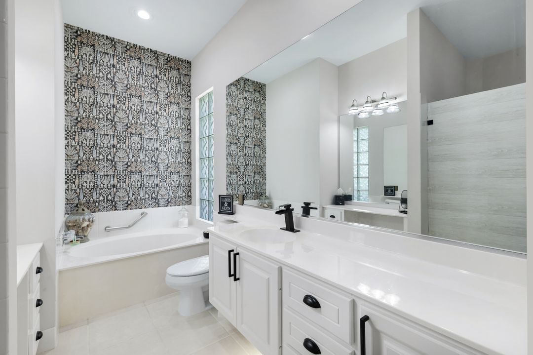 4402 Prescott Ln, Naples, FL 34119